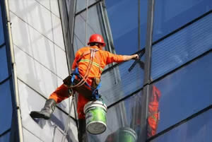 鞍山蜘蛛人幕墙清洗